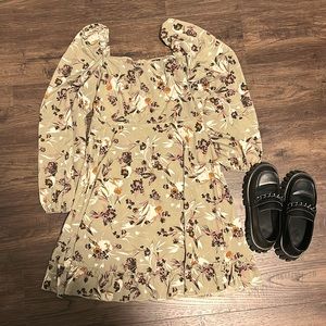 Floral print square neck ruffle hem dress.